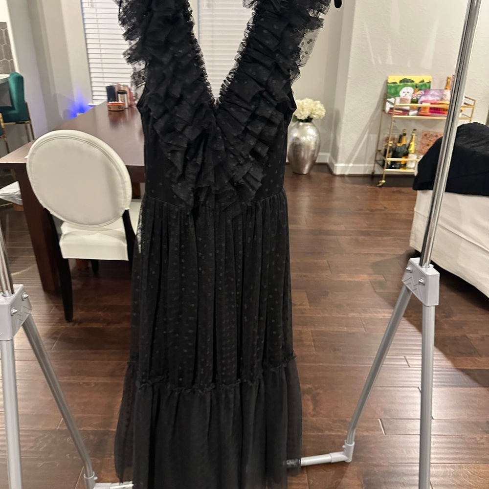 Black Sleeveless V-Neck Tiered Sundress